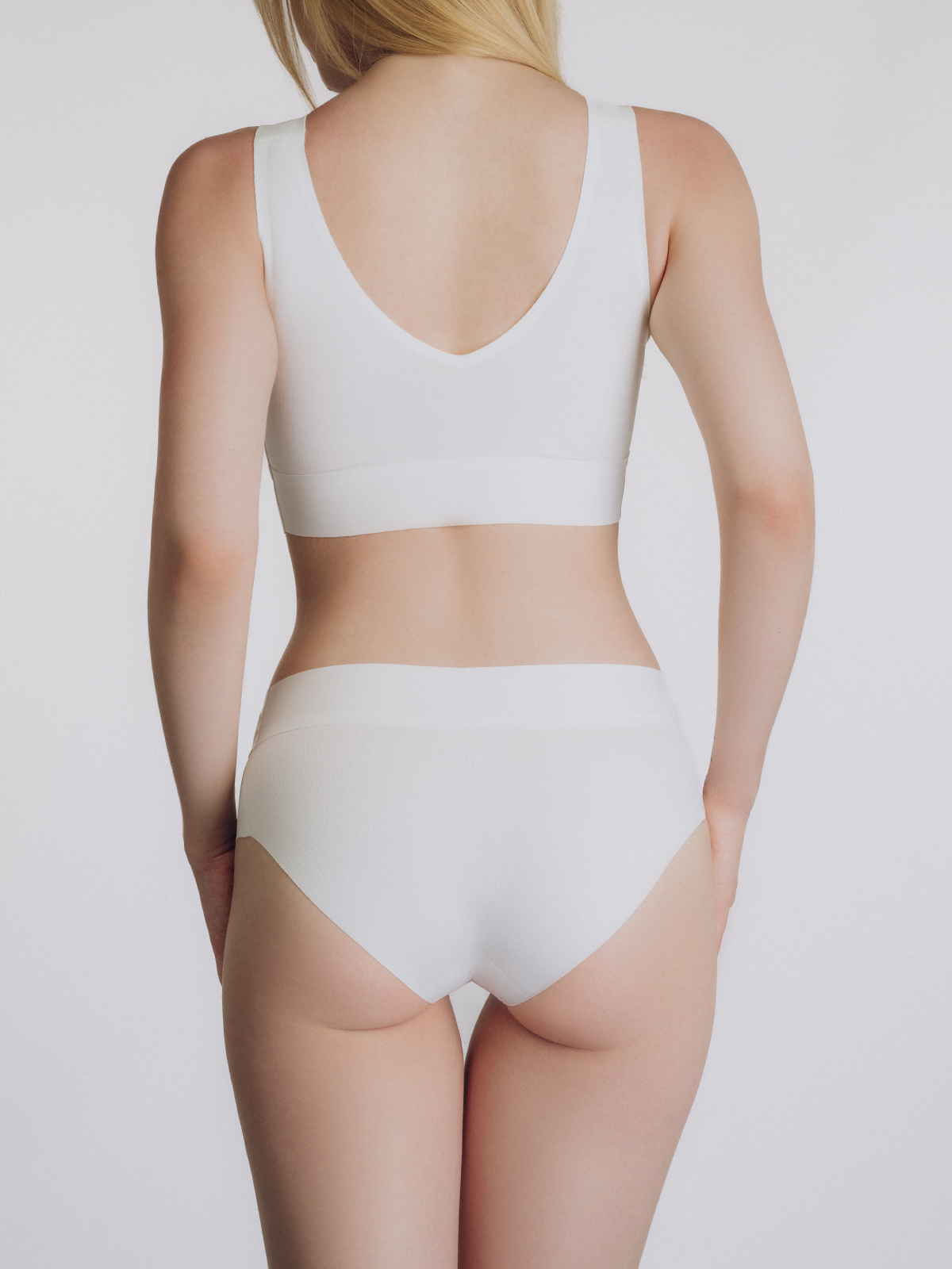 Белый спортивный комплект нижнего белья (Арт. 5037WXY-K)